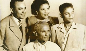 Luiz Gonzaga com o pai Januário e os irmãos Maria Ifigênia e Aloísio